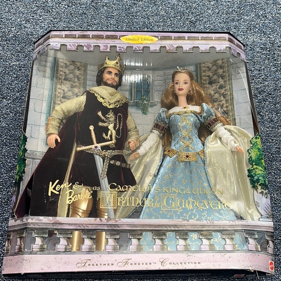 Ken and Barbie Camelots king and queen set - Picture 1 of 4